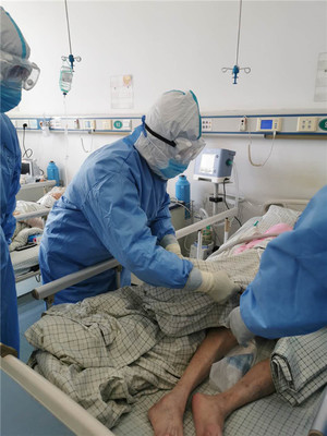 生死救援72小时--安徽援助湖北医疗队紧急救助92岁患者纪实